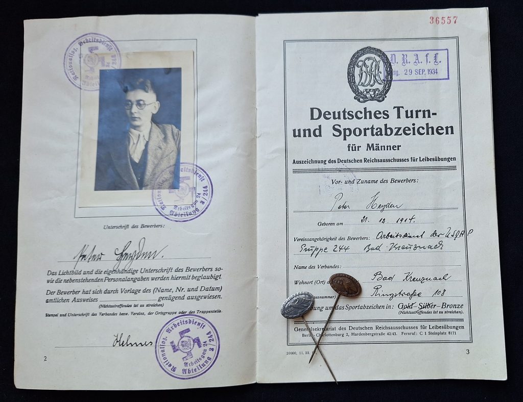 DRL Leistungsbuch with Two Pins