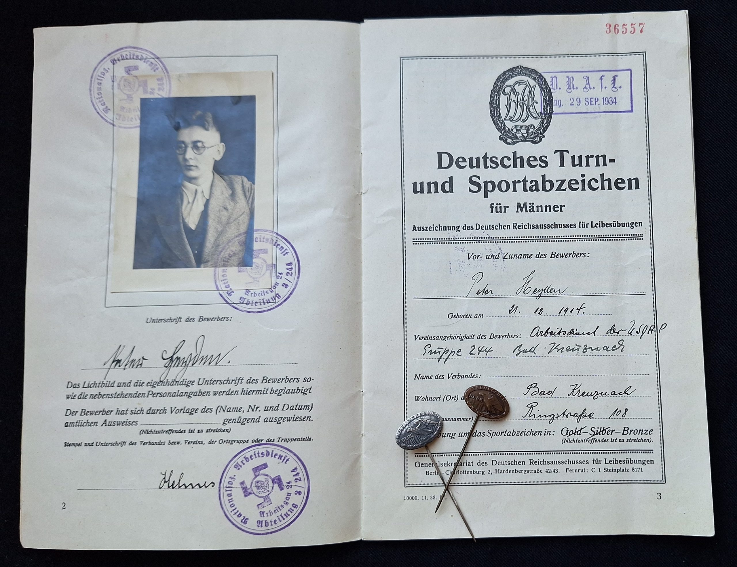 DRL Leistungsbuch with Two Pins - Image 2