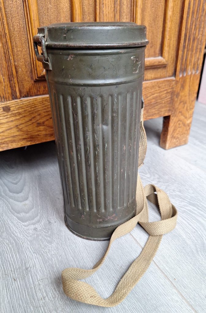 German M30 Gasmask and Canister