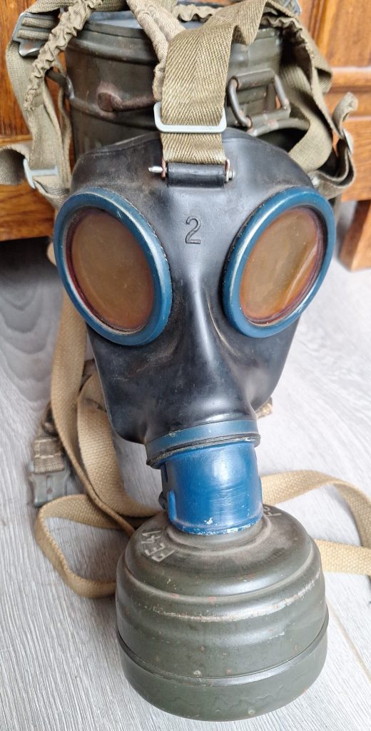 German M30 Gasmask and Canister
