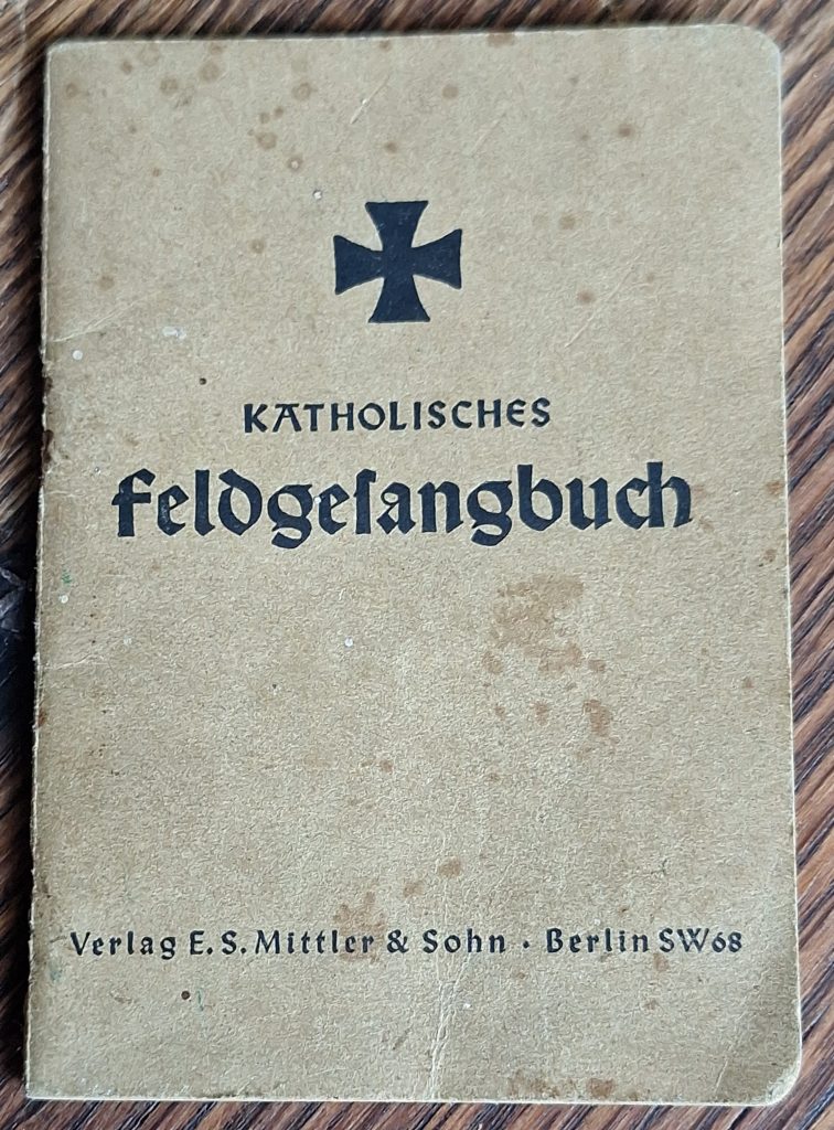 2 German Christian Feldgesangbücher