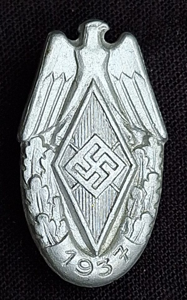 Hitler Jugend 1937 Sieger Nadel - Image 1