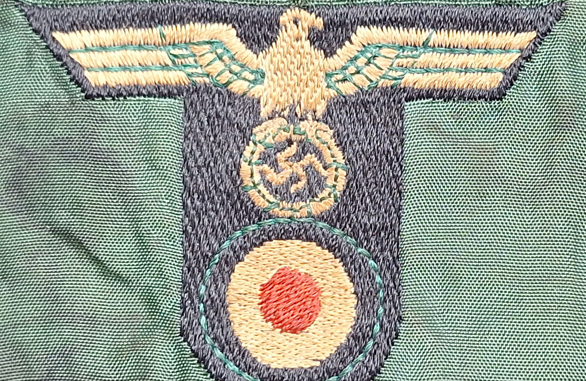 Wehrmacht M43 Cap Eagle and Cocard Trapeziod BeVo