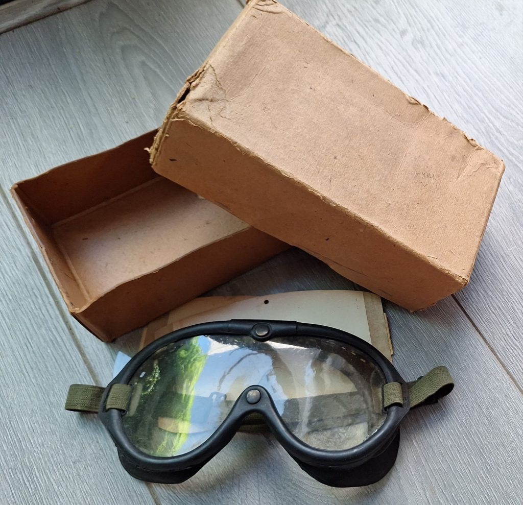 WW2 US M-1944 Polaroid Flying Goggles Type B-8