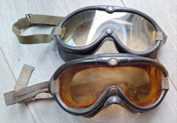 WW2 USAAF Airmen Goggle B-8 Polaroid - 2 pieces - Image 1