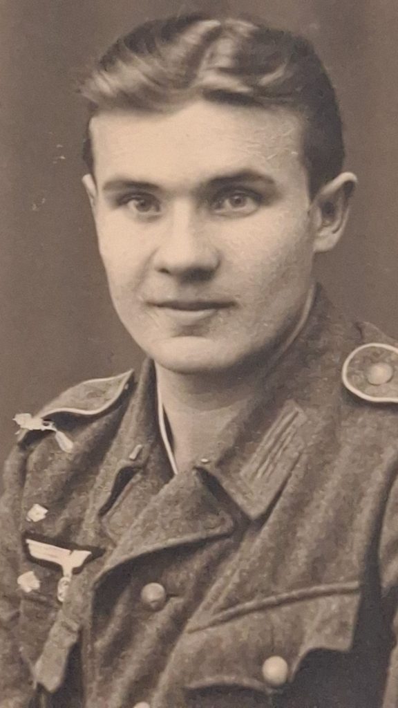 WW2 Wehrmacht Gebirgsjäger Pass Photo GB Rgt 20 1942