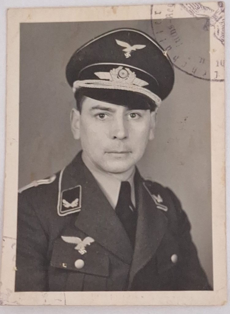 WW2 German Luftwaffe Pass Photo Sonderführer