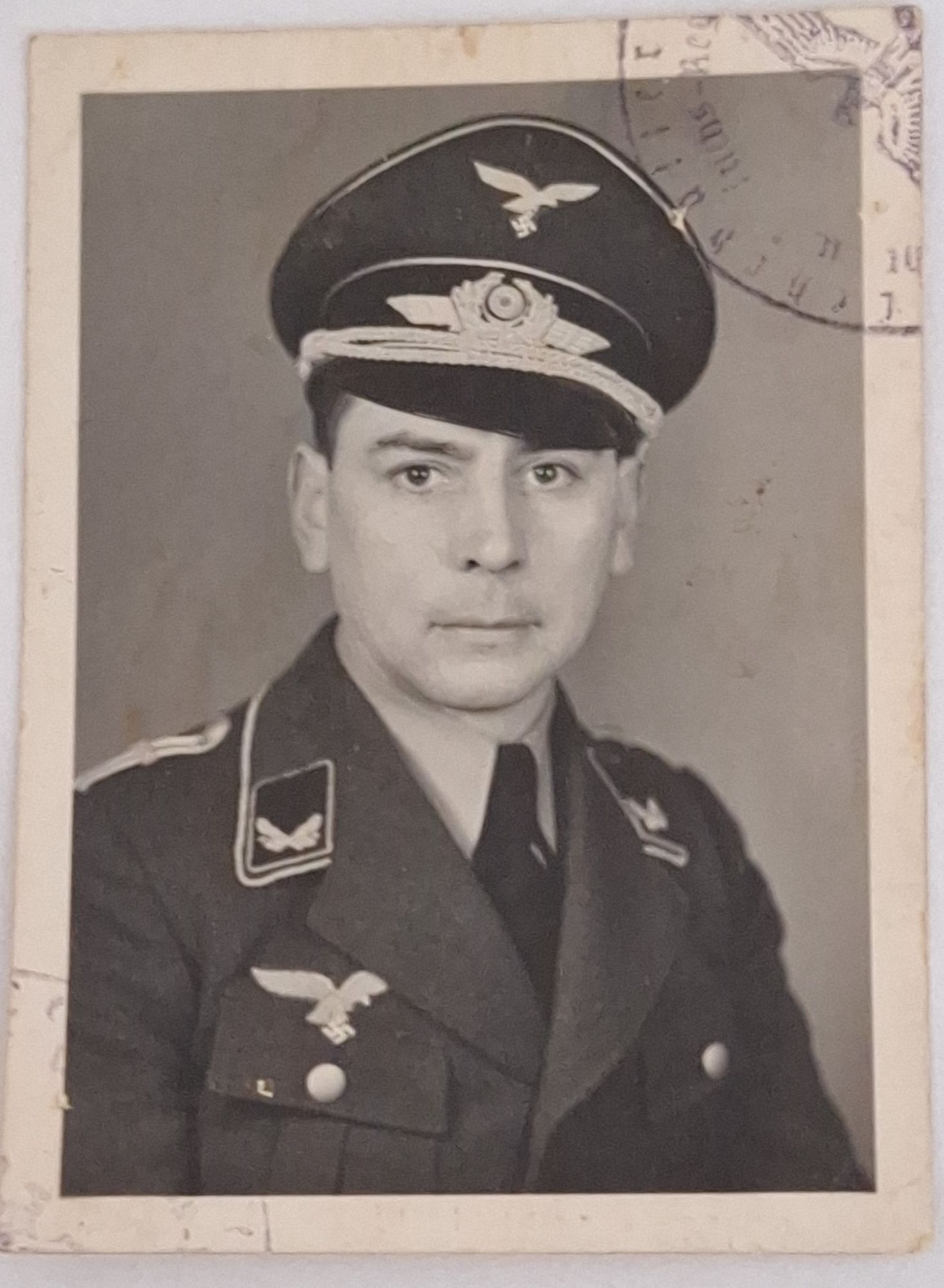 WW2 German Luftwaffe Pass Photo Sonderführer - Image 1
