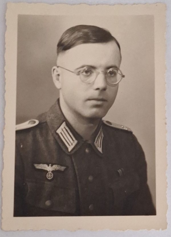 WW2 Pass Photo Wehrmacht Soldier - Image 1